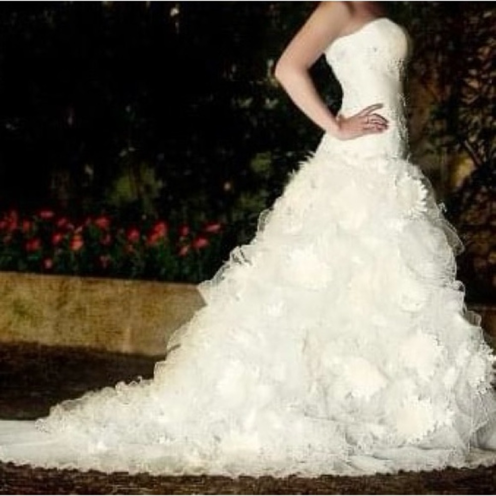 Stunning Trumpet + Ballgown dress w/ sweetheart, Size 4. Lace, chiffon, pearls.
